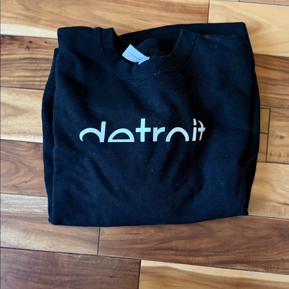 Black 'Detroit' Graphic Crewneck Sweatshirt